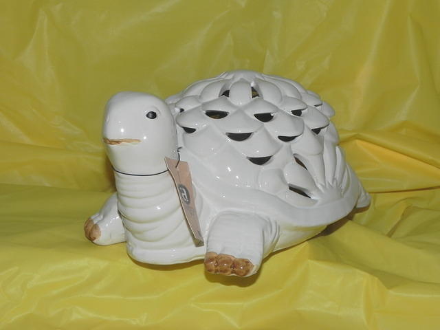 Ceramic tea light turtle