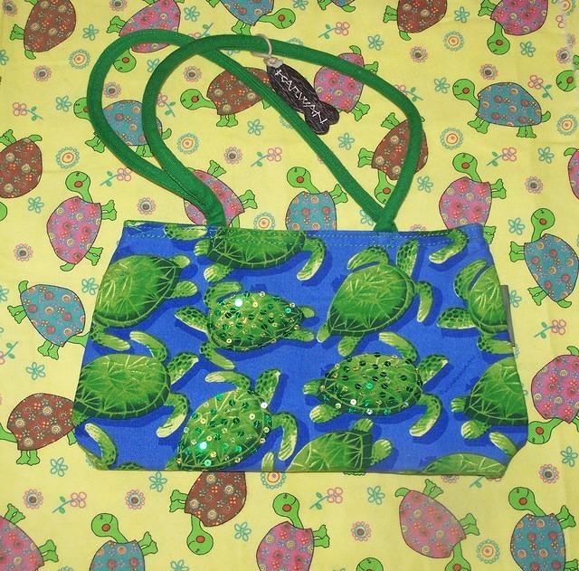 Turtle zippered bag